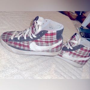 Vintage Rare Swoosh Nike High Top Soft Fabric Plaid Womens 9 Red White Mens 7.5